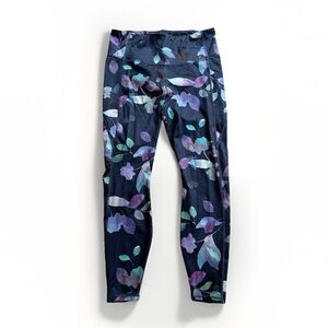 5/$20🎉 All in Motion Black and Purple Floral Athletic Leggings Large